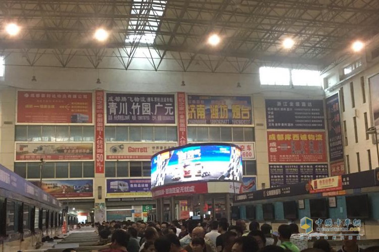 2017中國(guó)重汽曼技術(shù)產(chǎn)品實(shí)況挑戰(zhàn)賽——成都站