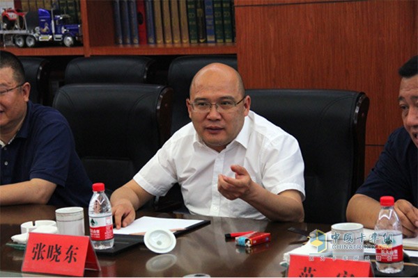 中國(guó)重汽銷售部總經(jīng)理張曉東表示雙方在海外市場(chǎng)擁有廣闊的合作空間