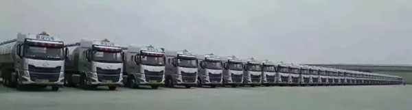 100臺乘龍H7危化品運輸車