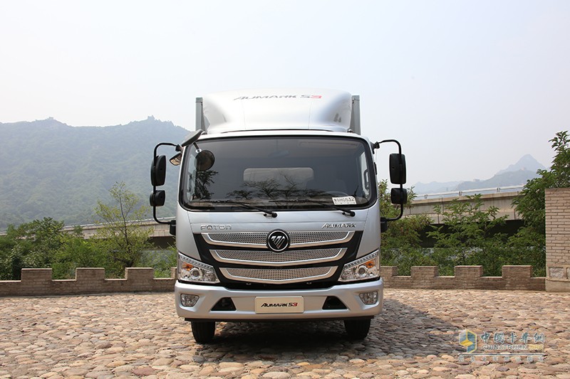 福田歐馬可  S3 143馬力 4X2 國(guó)V廂式載貨車