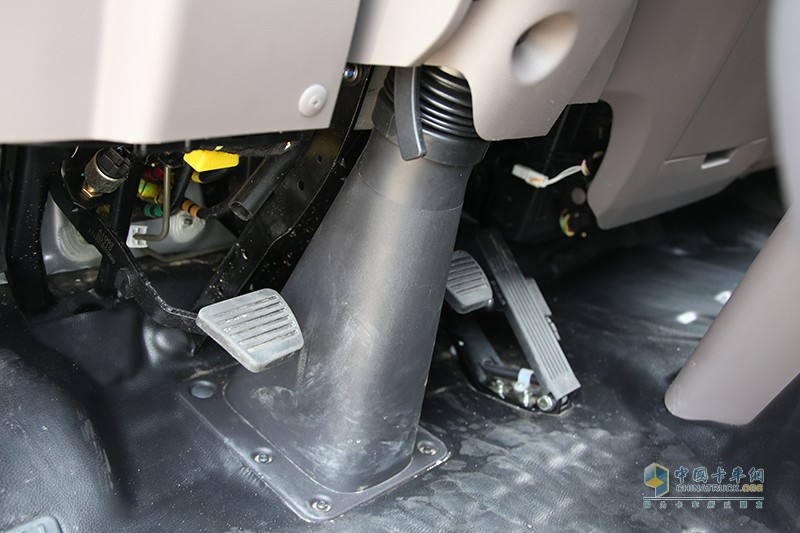 福田歐馬可  S3 143馬力 4X2 國(guó)V廂式載貨車