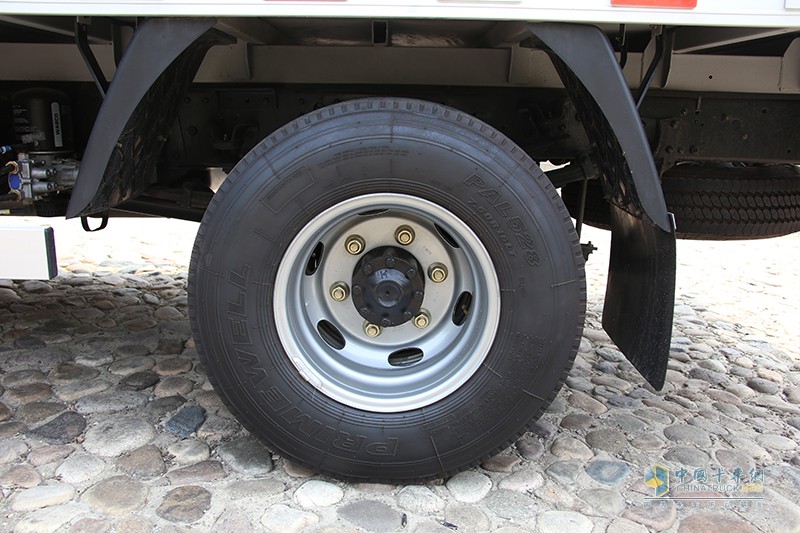 福田歐馬可  S3 143馬力 4X2 國(guó)V廂式載貨車