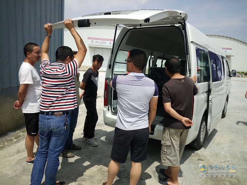 福田奧鈴&圖雅諾大篷車活動走進貴州