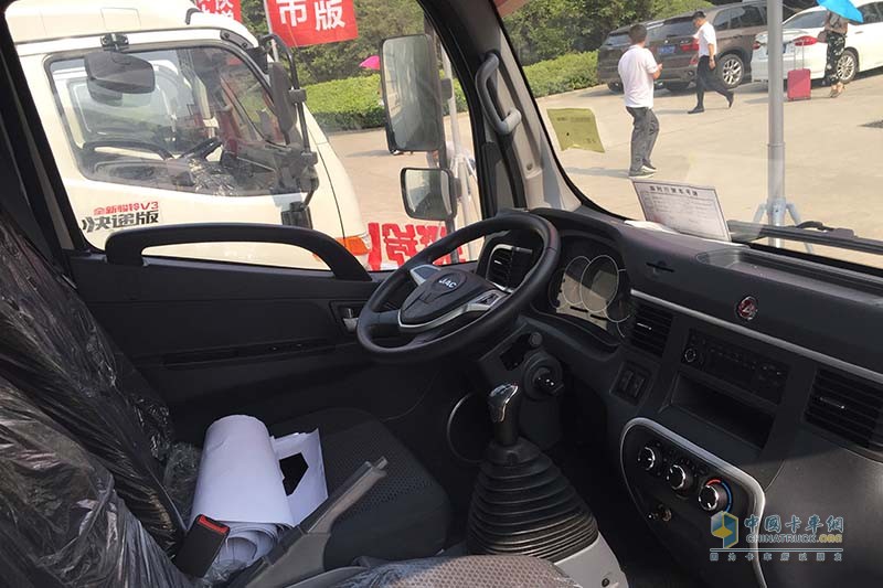 江淮汽車(chē) 駿鈴V3 102馬力 4X2國(guó)V廂式載貨車(chē)(快遞版)