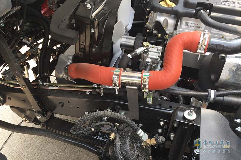 江淮汽車(chē) 駿鈴V3 102馬力 4X2國(guó)V廂式載貨車(chē)(快遞版)