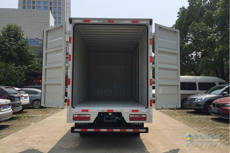 江淮汽車(chē) 駿鈴V3 102馬力 4X2國(guó)V廂式載貨車(chē)(快遞版)