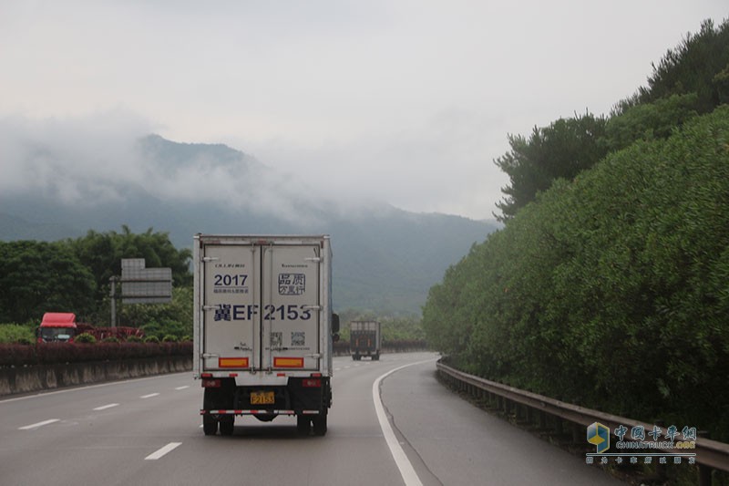 奧鈴大篷車熱襲佛山 超級卡車詮釋高效物流發(fā)展
