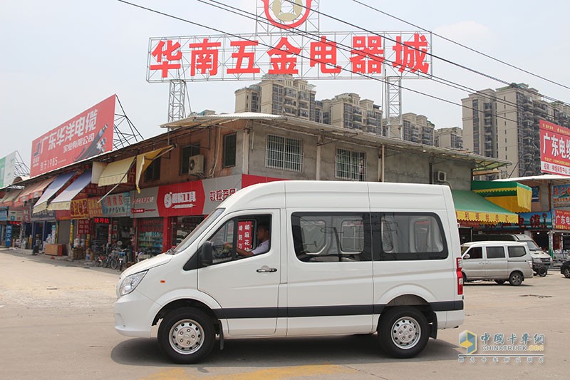 奧鈴大篷車熱襲佛山 超級卡車詮釋高效物流發(fā)展