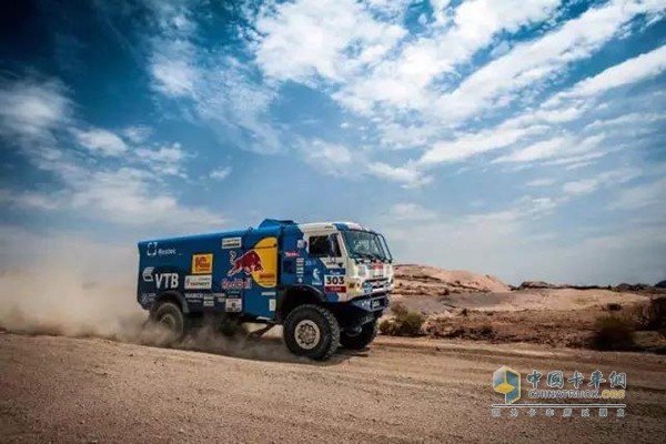 康明斯ISZ13發(fā)動機(jī)+同柳汽乘龍車隊(duì)堪稱“冠軍收割機(jī)”