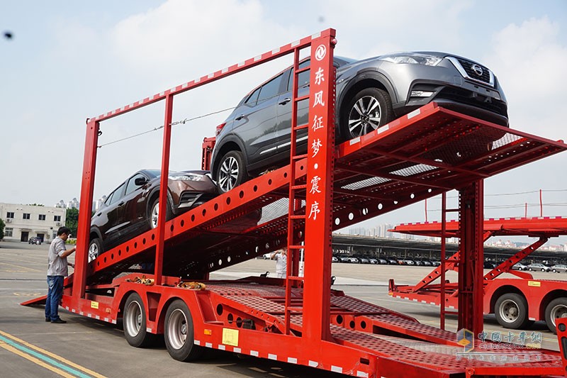 體系協(xié)同促進 東風商用車中置軸轎運車獲多家物流企業(yè)簽約