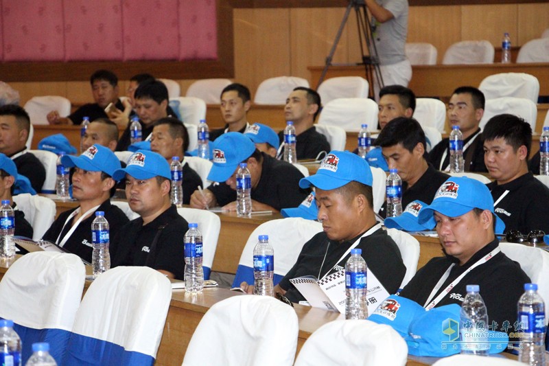 首屆2017中國(guó)高效物流卡車(chē)公開(kāi)賽在滬啟動(dòng)