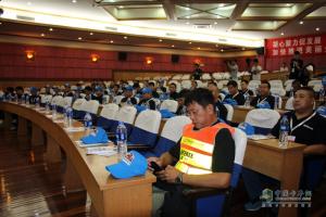 首屆2017中國(guó)高效物流卡車(chē)公開(kāi)賽在滬啟動(dòng)