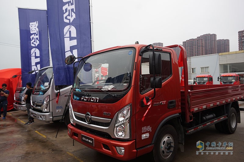 福田奧鈴品質(zhì)萬里行武漢站超級輕卡上市推介會