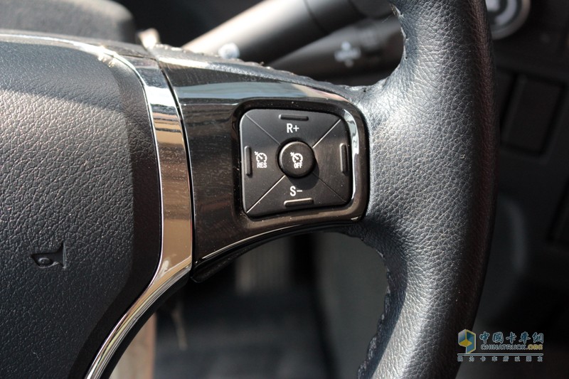 搶攻“物流之都”  德龍X3000 550馬力牽引車斬獲368輛