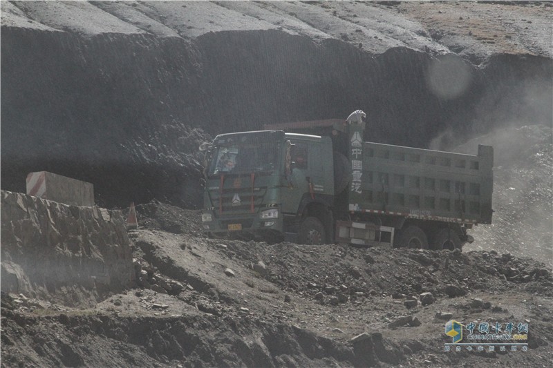 中國重汽藏地探索世界屋脊:到達(dá)目的地拉薩