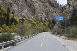 中國重汽藏地探索世界屋脊:左貢開往魯朗