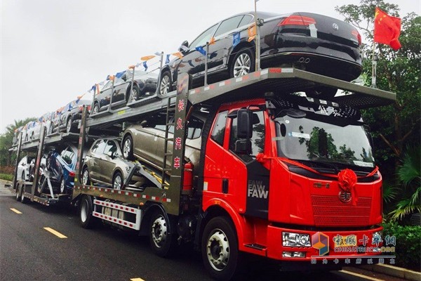 長久中置軸轎運(yùn)車