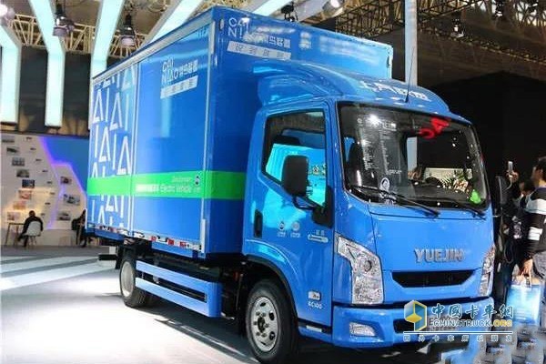上汽躍進(jìn)EC100新能源廂式物流車(chē)