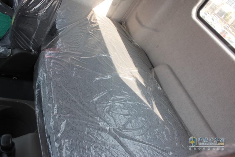 至輕至尊 價值典范 陜汽軒德X3牽引車登陸周口