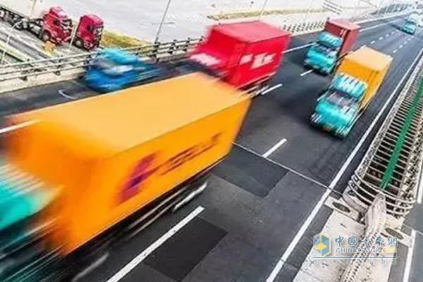 “兩會”中提出完善各類物流相關(guān)舉措促進物流商用車發(fā)展