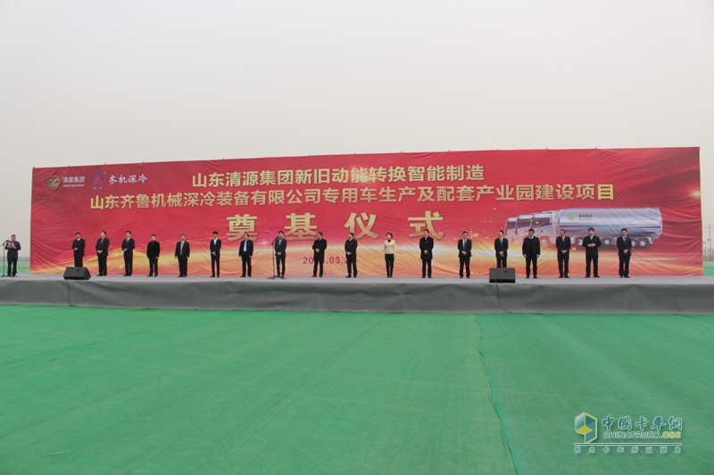 科技賦能物流  500臺(tái)歐曼高端?；愤\(yùn)輸車助力清源集團(tuán)