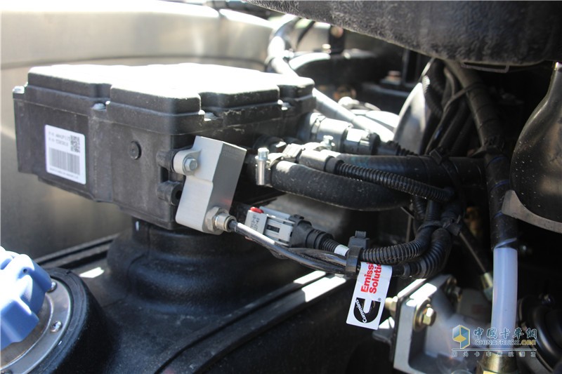 樹標桿 東風天龍旗艦ISZ520?；愤\輸車行唐交付