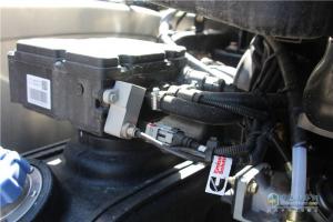 樹標桿 東風天龍旗艦ISZ520危化品運輸車行唐交付