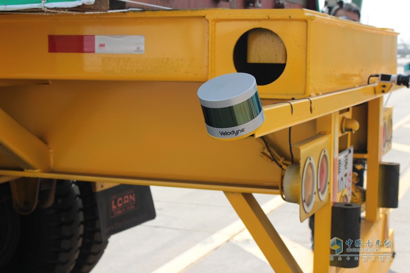 L4級(jí)最強(qiáng)音 重汽豪沃成全球首臺(tái)無(wú)人駕駛電動(dòng)集卡