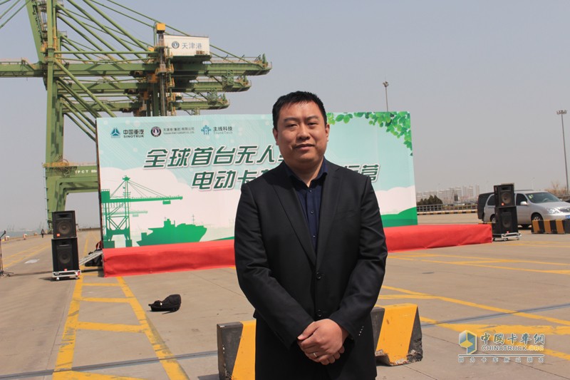 L4級(jí)最強(qiáng)音 重汽豪沃成全球首臺(tái)無(wú)人駕駛電動(dòng)集卡