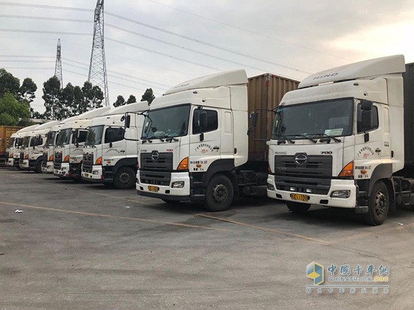 廣東申通服役中的廣汽日野牽引車(chē)