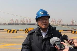 L4級(jí)最強(qiáng)音 重汽豪沃成全球首臺(tái)無(wú)人駕駛電動(dòng)集卡