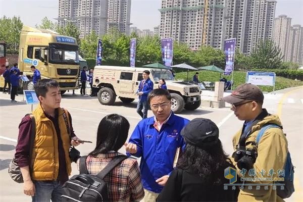 科技創(chuàng)新周”期間，多位行業(yè)專家、客戶及新聞媒體將深入法士特現(xiàn)場(chǎng)觀摩指導(dǎo)