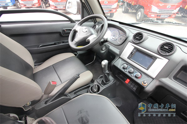 時駿F350內(nèi)飾