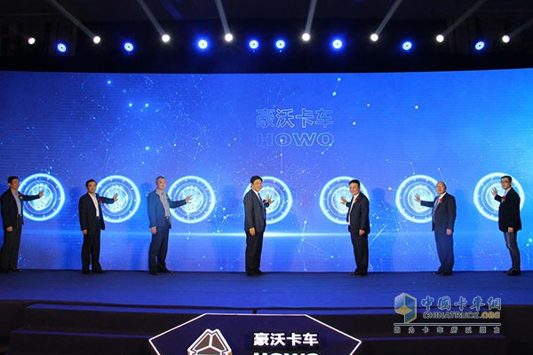 中國I代智能卡車豪沃T7H上市