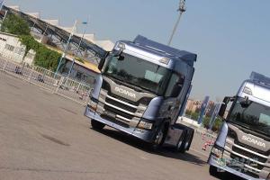 斯堪尼亞 G410 6×4NA 6×4牽引車(危險(xiǎn)品運(yùn)輸)