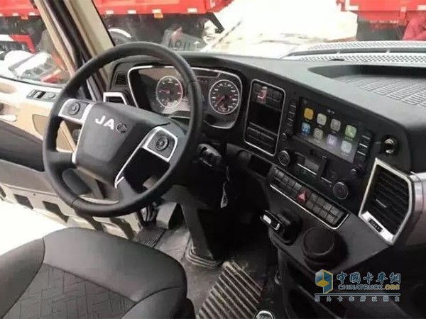 江淮格爾發(fā)K7自動擋車型中控臺