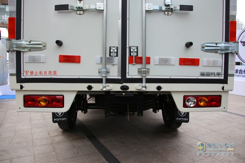 貨箱邊板、底盤加厚設(shè)計(jì)，強(qiáng)度高，載貨能力強(qiáng)