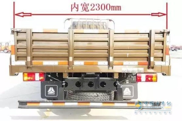 HOWO輕卡大容積貨箱滿足標(biāo)準(zhǔn)化運輸需求