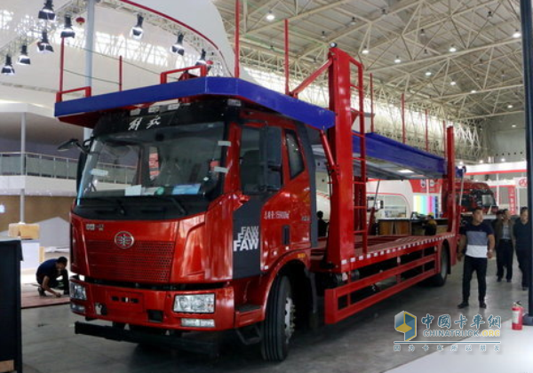 一汽解放J6L中置軸轎運車