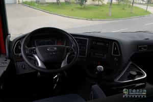 華菱重卡 375馬力8×4 8.2米自卸車