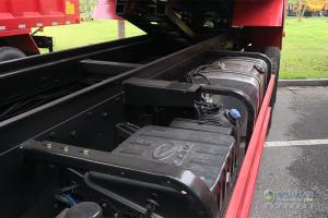 華菱重卡 375馬力8×4 8.2米自卸車