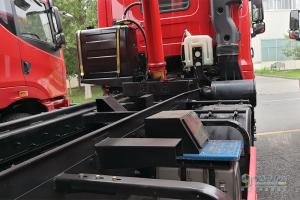 華菱重卡 375馬力8×4 8.2米自卸車