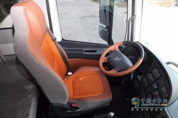歐曼EST超級(jí)卡車駕駛室