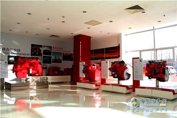 福田康明斯在產品層的精準布局正與C羅善于突破和射門的特點不謀而合