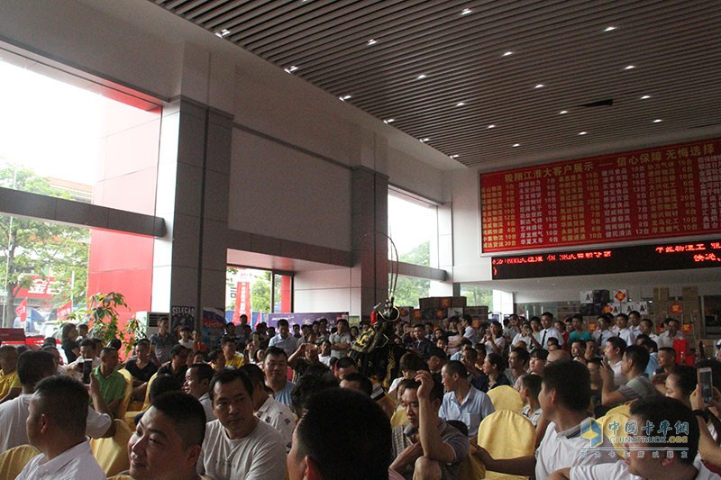 中卡新秀駿鈴V9東莞震撼上市