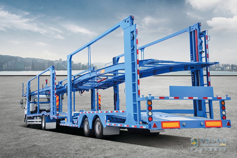 大運(yùn)N6中置軸4×2 290馬力國五轎運(yùn)車 