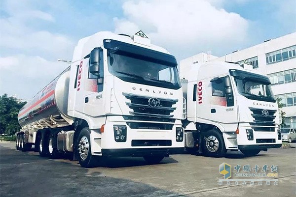 上汽紅巖“高智能”+“一體化”的新型?；愤\輸車