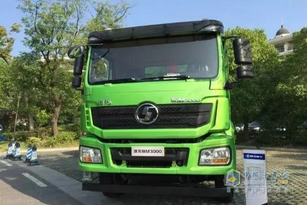 陜汽德龍M3000純電動(dòng)8×4自卸車(chē)