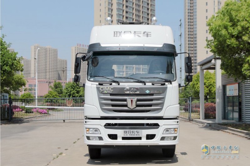 聯(lián)合卡車 E370重卡 370馬力 6X4 LNG牽引車