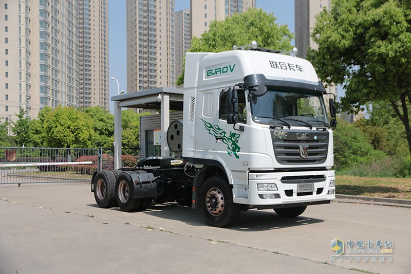 聯(lián)合卡車 E370重卡 370馬力 6X4 LNG牽引車